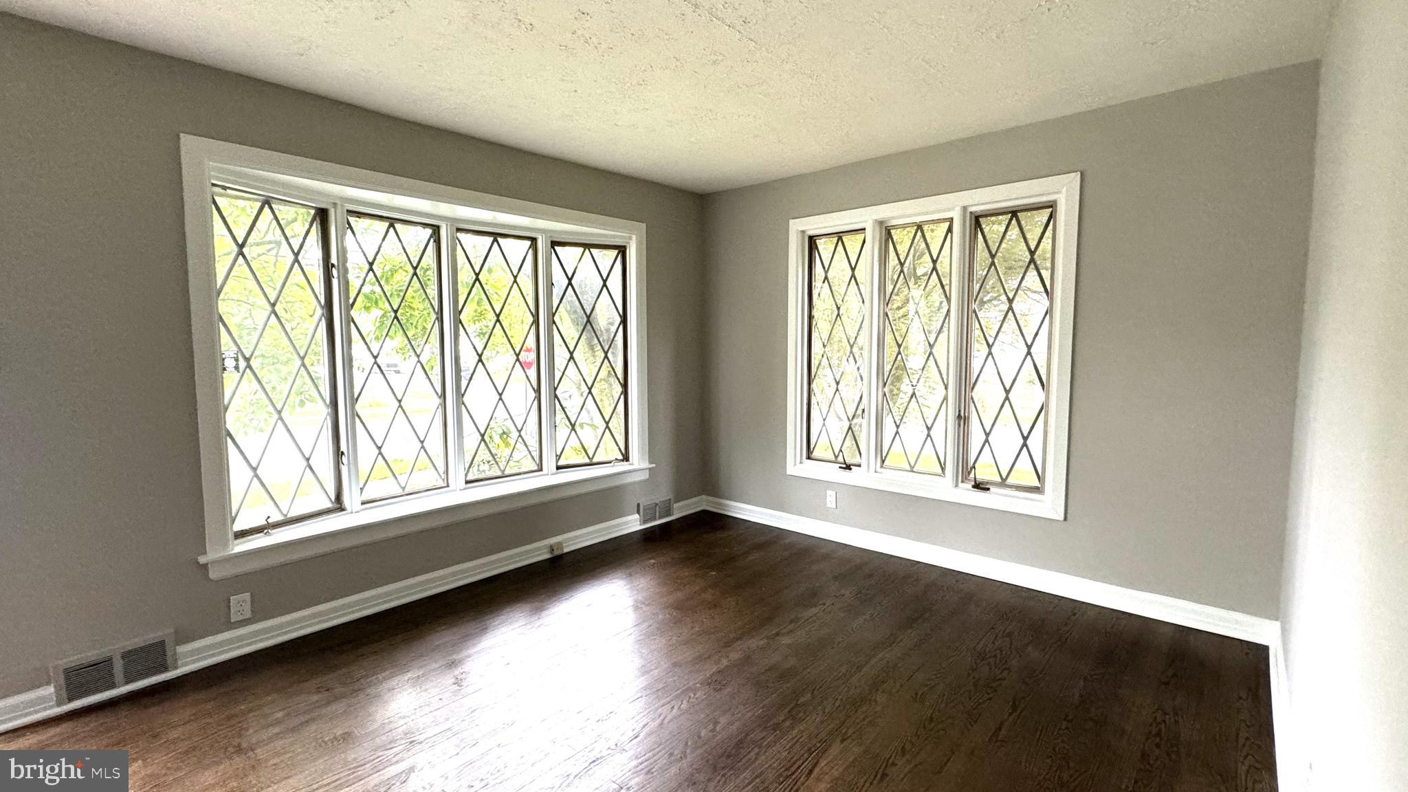 20 Union Avenue Bellmawr, NJ 08031 - Photo 3 of 13