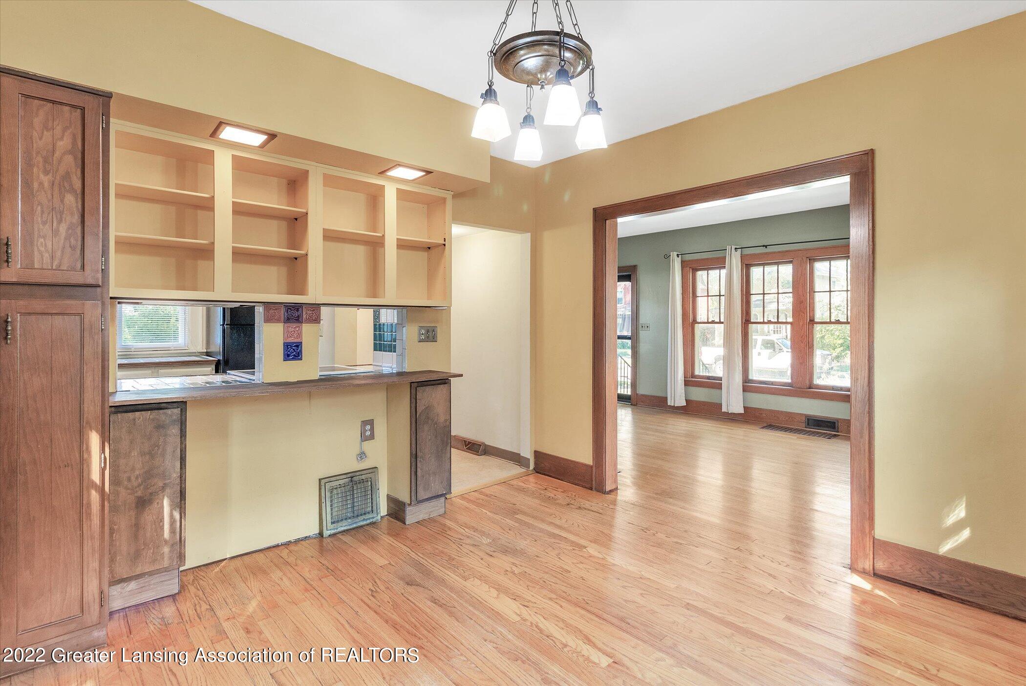 1805 Drexel Road Lansing, MI 48915 - Photo 13 of 36 Dining Room