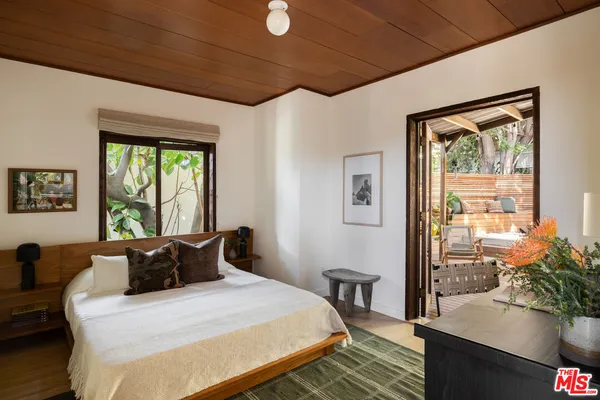 $1,800,000 | 1508 Sanborn Avenue, Los Angeles, CA 90027