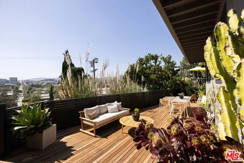 $1,800,000 | 1508 Sanborn Avenue, Los Angeles, CA 90027