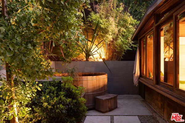 $1,800,000 | 1508 Sanborn Avenue, Los Angeles, CA 90027