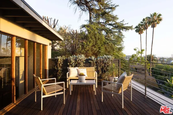 $1,800,000 | 1508 Sanborn Avenue, Los Angeles, CA 90027