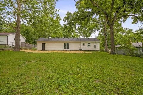 $344,000 | 11801 West 54th Street, Shawnee, KS 66203