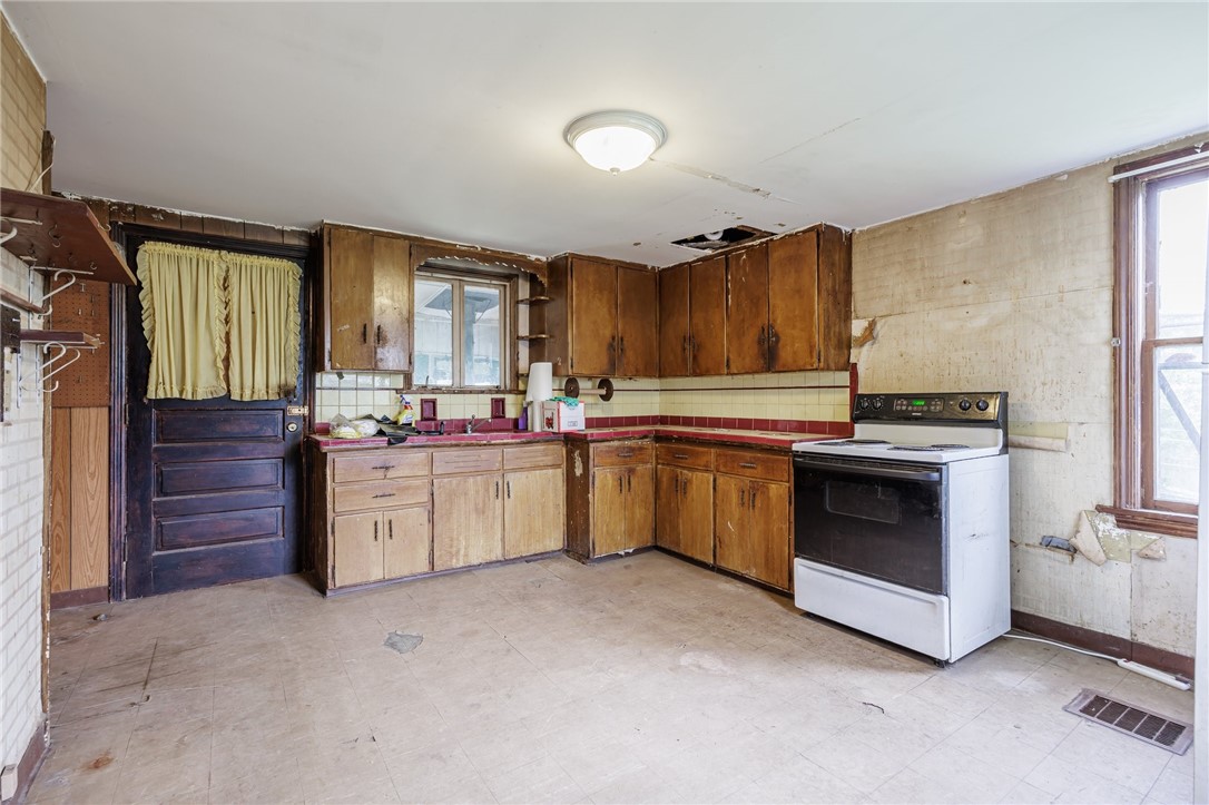 3513 Lyell Road Gates, NY 14606 - Photo 13 of 29