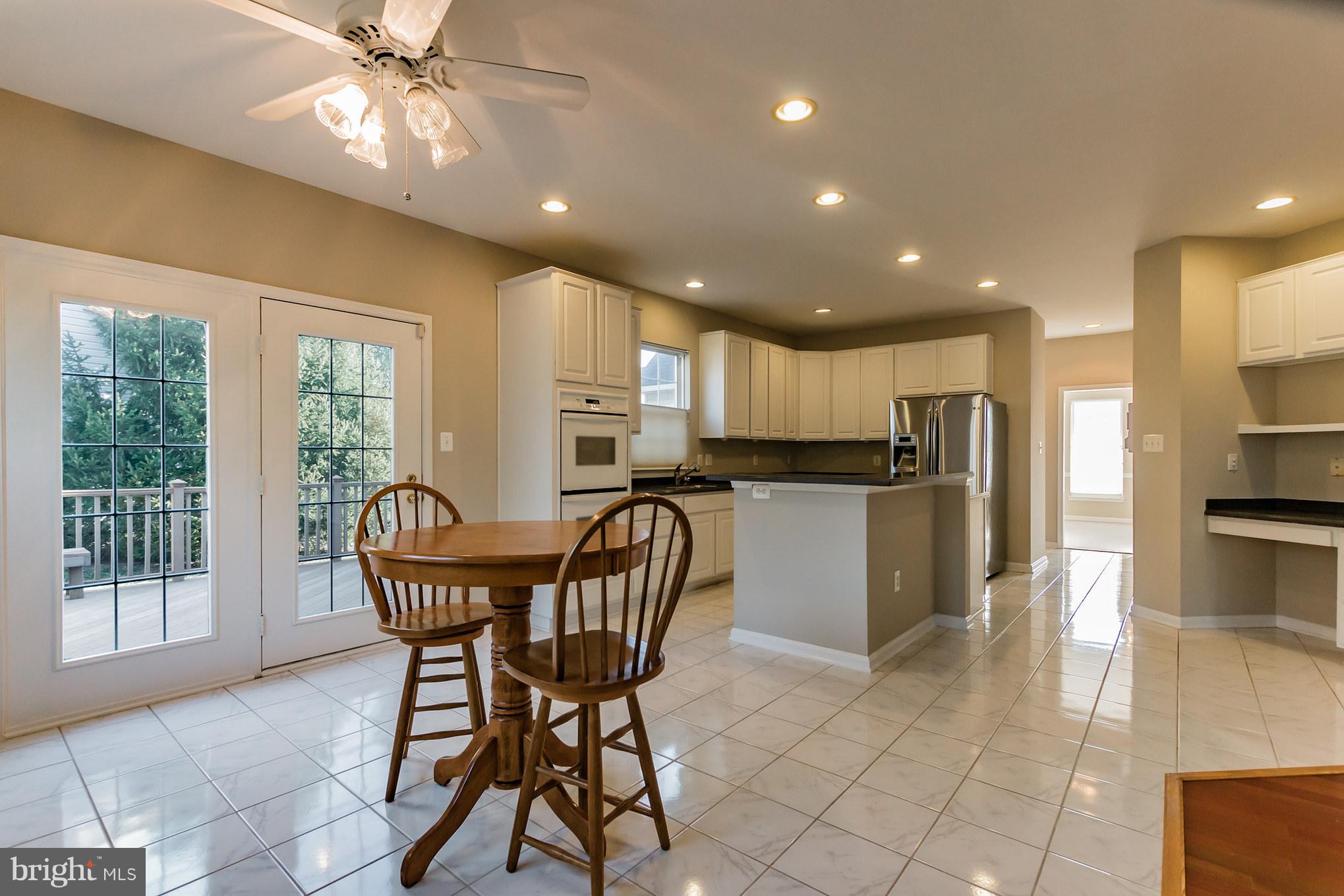 17900 Coachmans Road Germantown, MD 20874 - Photo 11 of 30 Kitchen