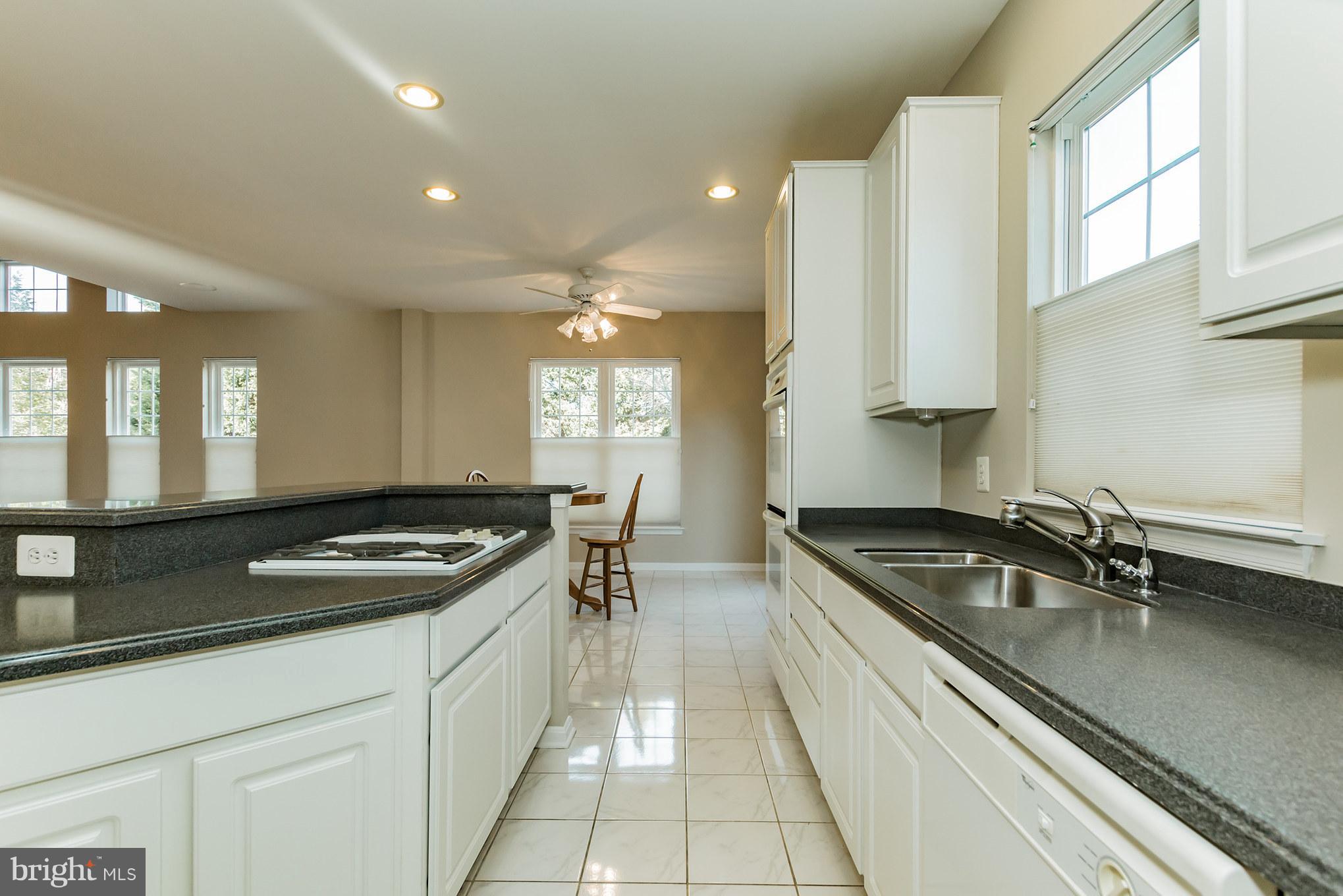 17900 Coachmans Road Germantown, MD 20874 - Photo 12 of 30 Kitchen