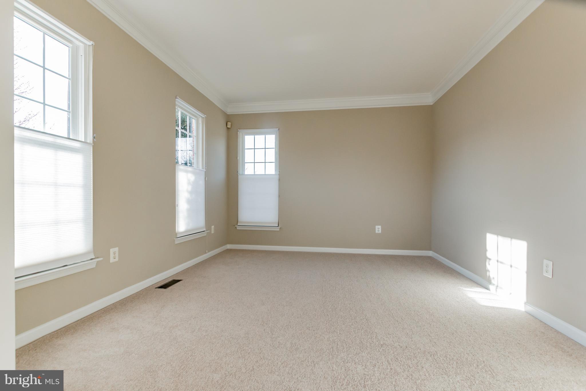 17900 Coachmans Road Germantown, MD 20874 - Photo 4 of 30 Dining Room