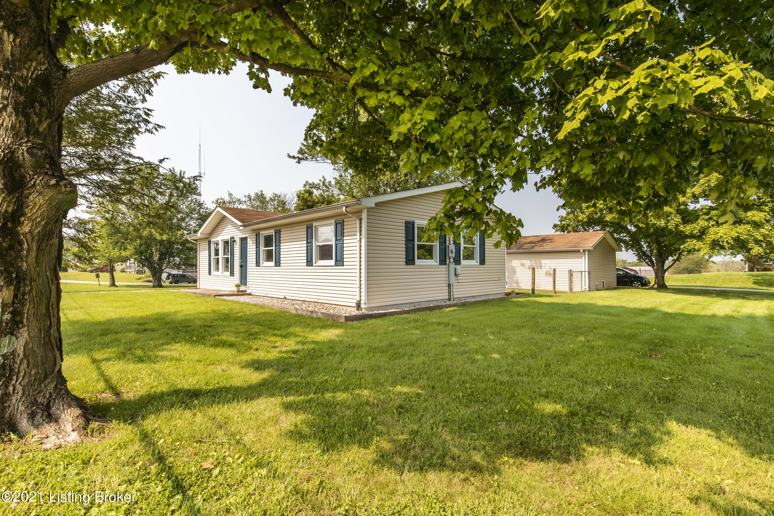635 Brownsboro Road Pendleton, KY 40055 - Photo 2 of 28 2-front