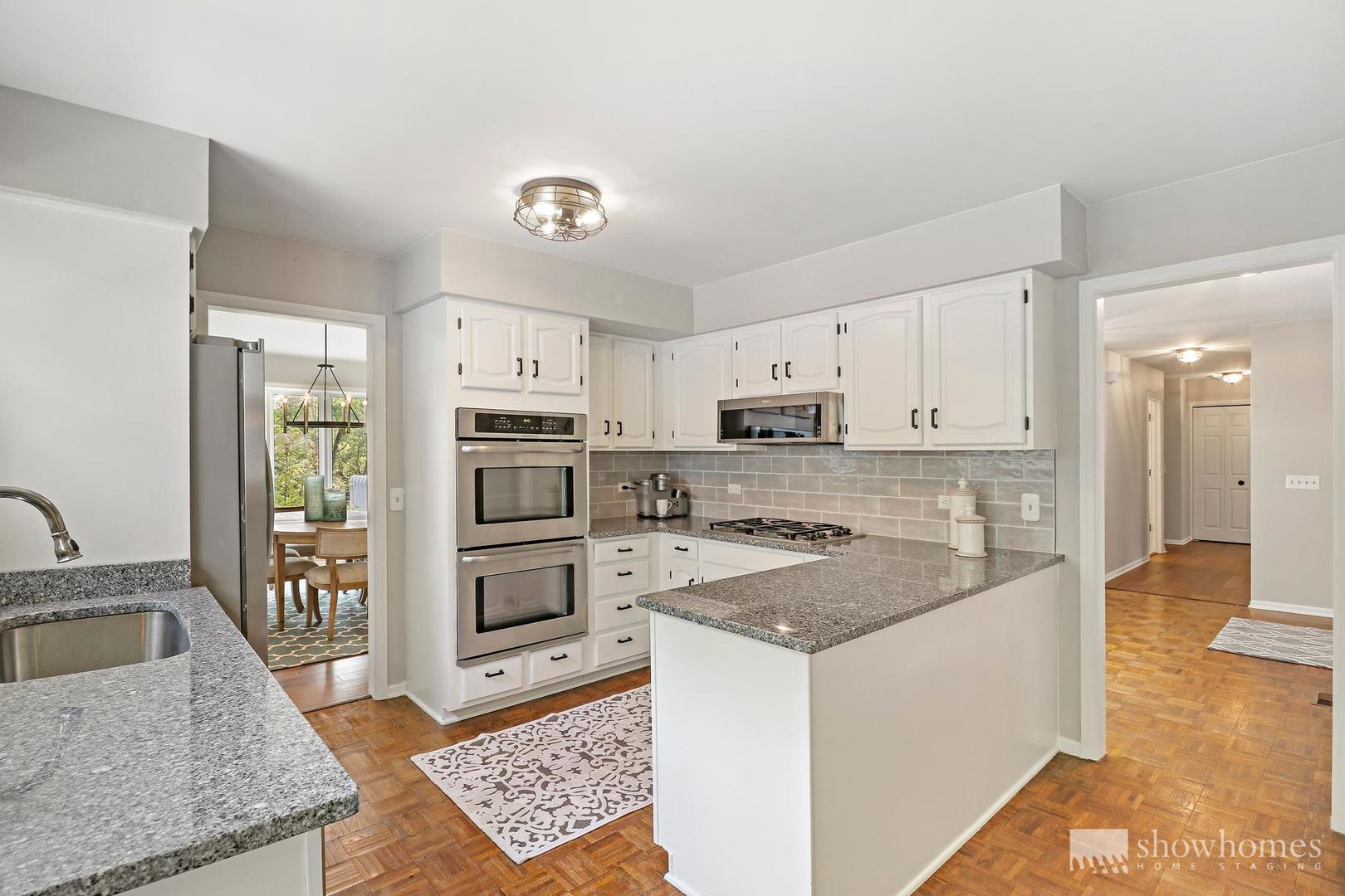 111 Green Bay Road Lake Bluff, IL 60044 - Photo 8 of 32