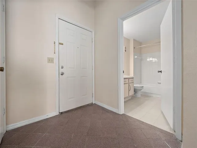 $180,000 | 7330 Westpointe Boulevard, Unit 432, Orlando, FL 32835