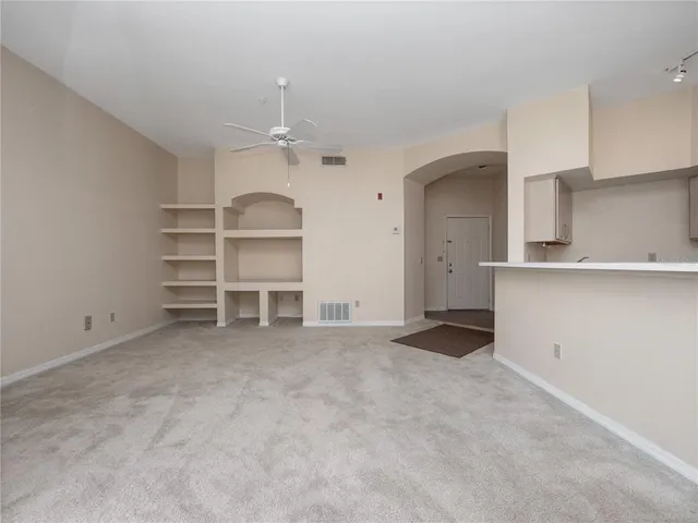 $180,000 | 7330 Westpointe Boulevard, Unit 432, Orlando, FL 32835