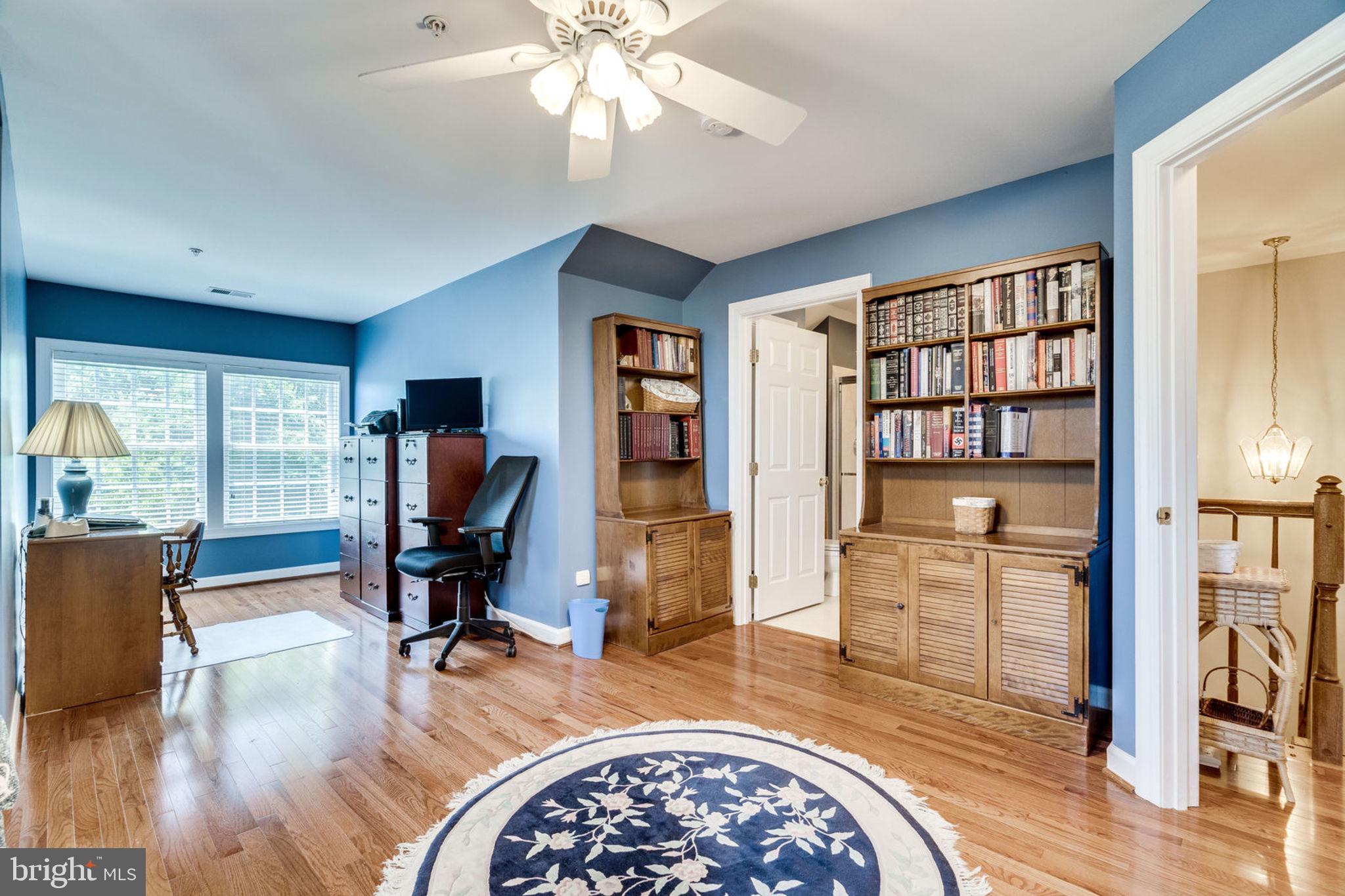 6485 Topsails Lane Springfield, VA 22150 - Photo 43 of 62 3rd Bedroom - Suite with Full Bath