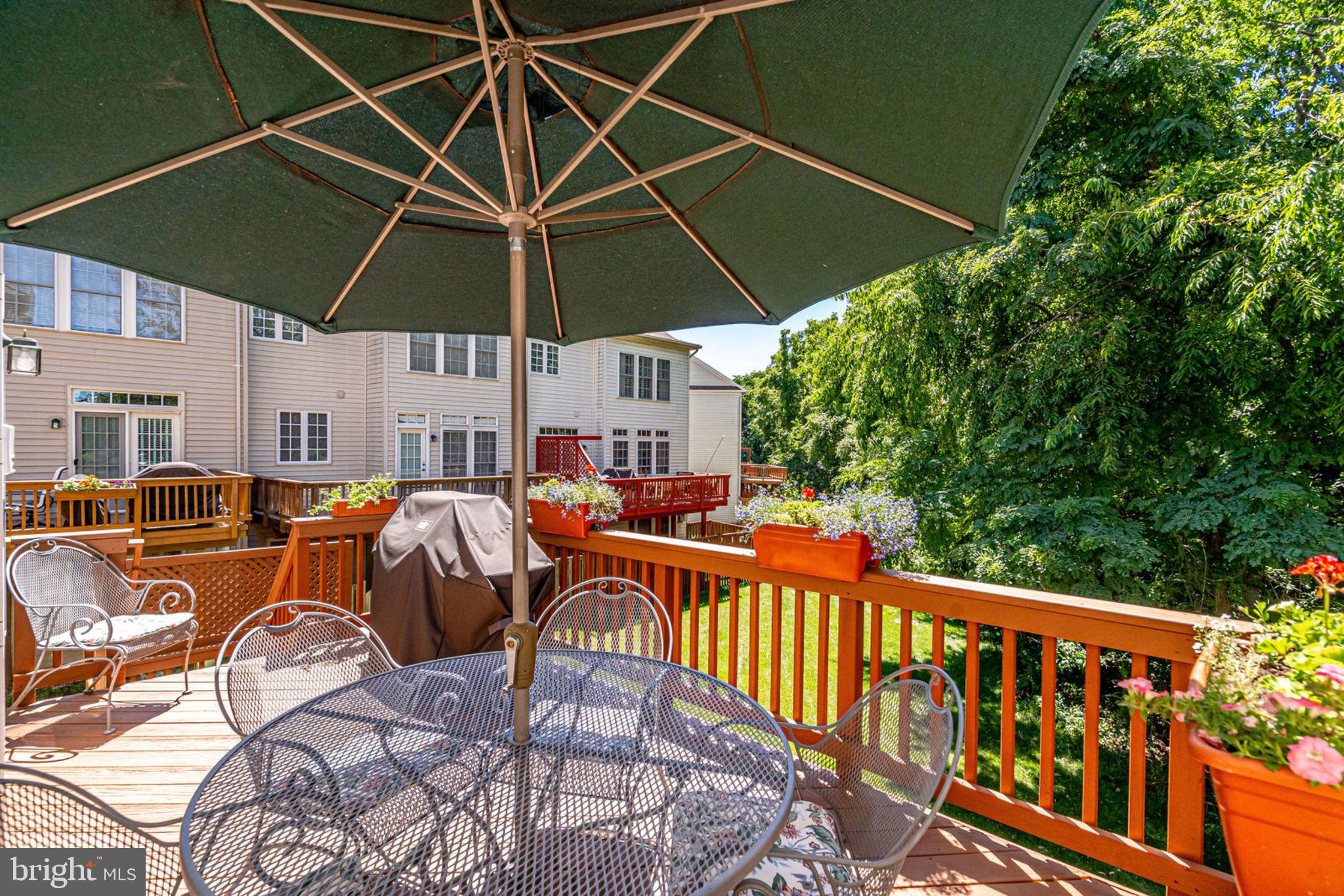 6485 Topsails Lane Springfield, VA 22150 - Photo 61 of 62 Rear Upper Level De k