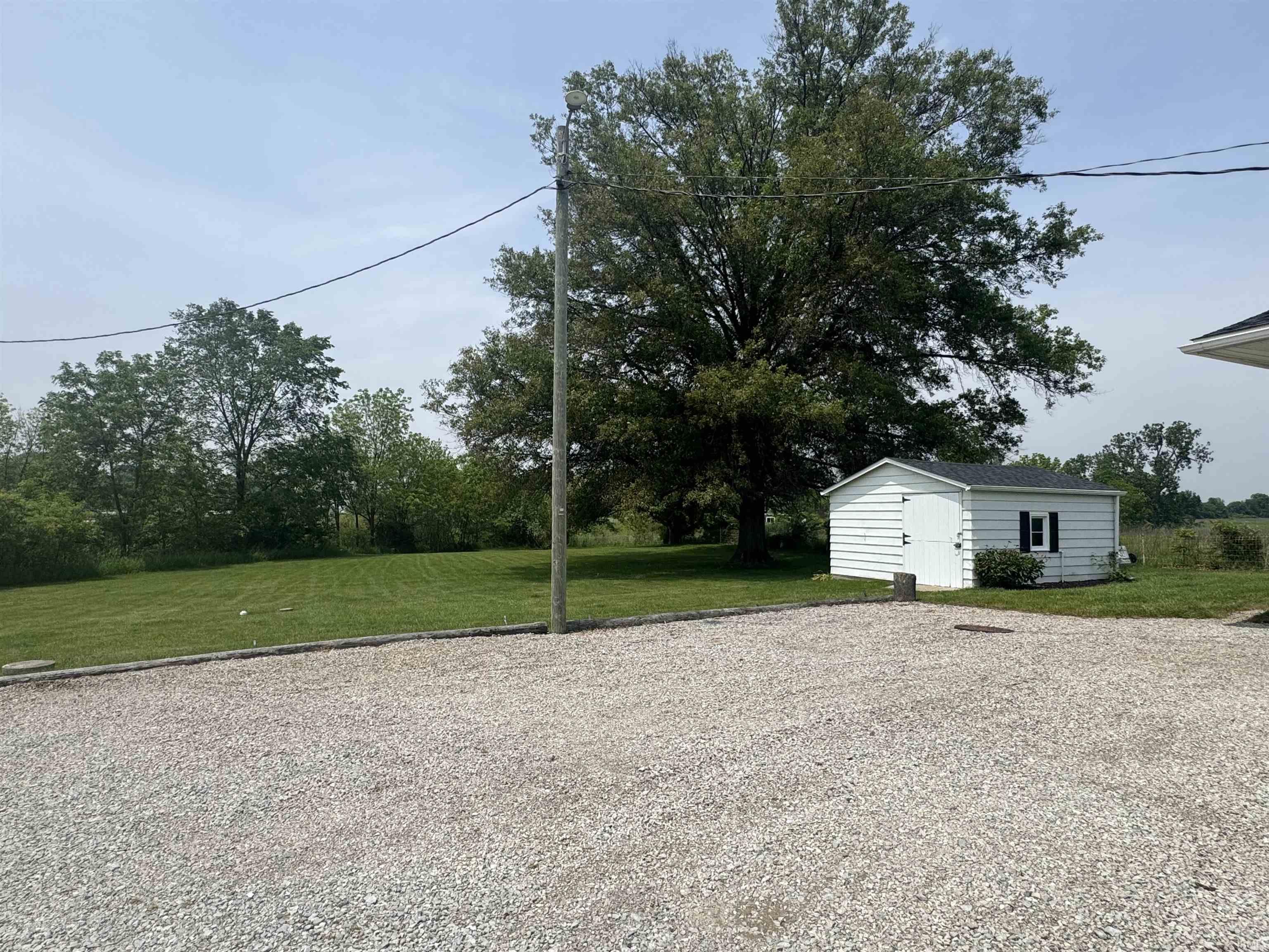 14612 Lower Huntington Road Roanoke, IN 46783 - Photo 3 of 31