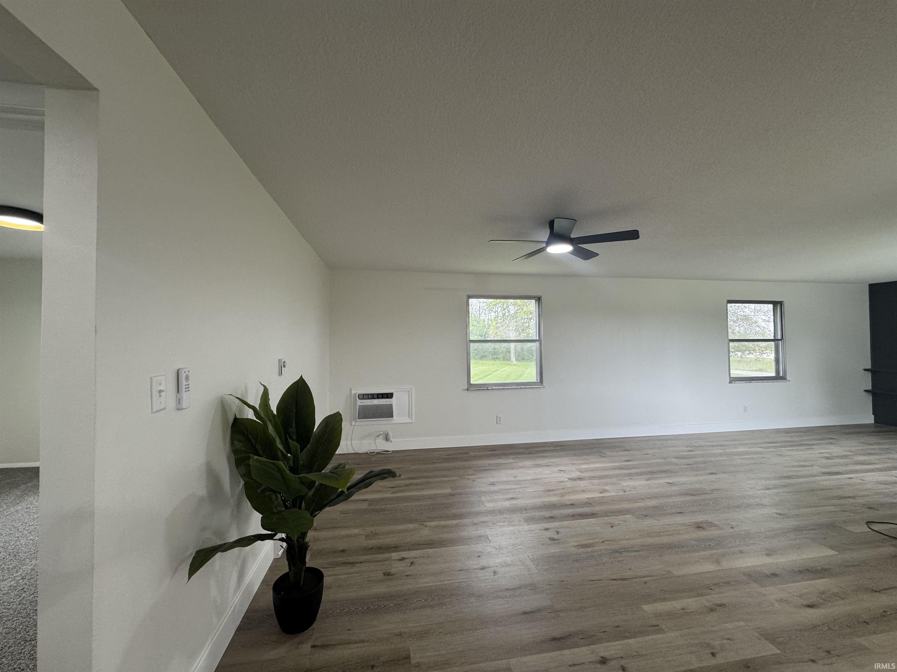 14612 Lower Huntington Road Roanoke, IN 46783 - Photo 10 of 31