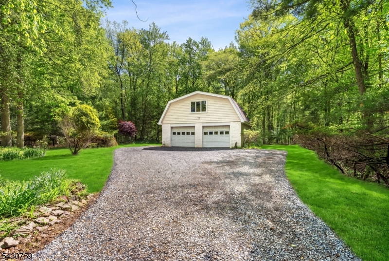 34 Miller Road Cranbury, NJ 08512 - Photo 9 of 37