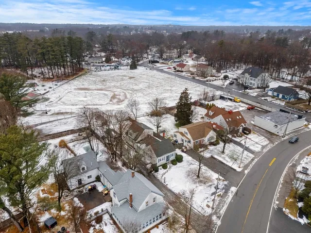 a black and white photo of a room