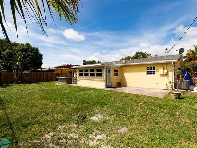 $630,000 | 5010 Northeast 22nd Avenue, Lighthouse Point, FL 33064
