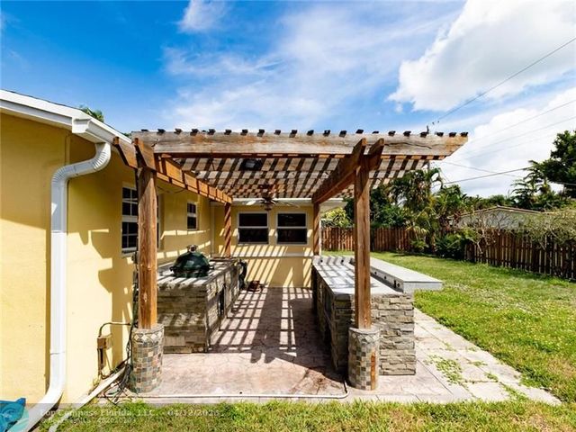 $630,000 | 5010 Northeast 22nd Avenue, Lighthouse Point, FL 33064
