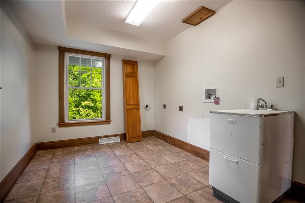 2755 North Neshannock Road Clark, PA 16150 - Photo 18 of 25 Gallery Image 18