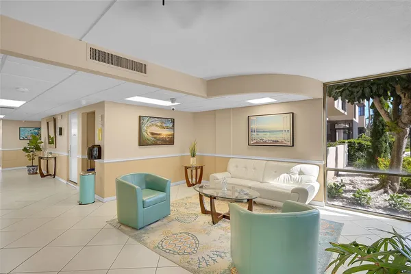 $1,750 | 777 South Federal Highway, Unit PH 4, Pompano Beach, FL 33062