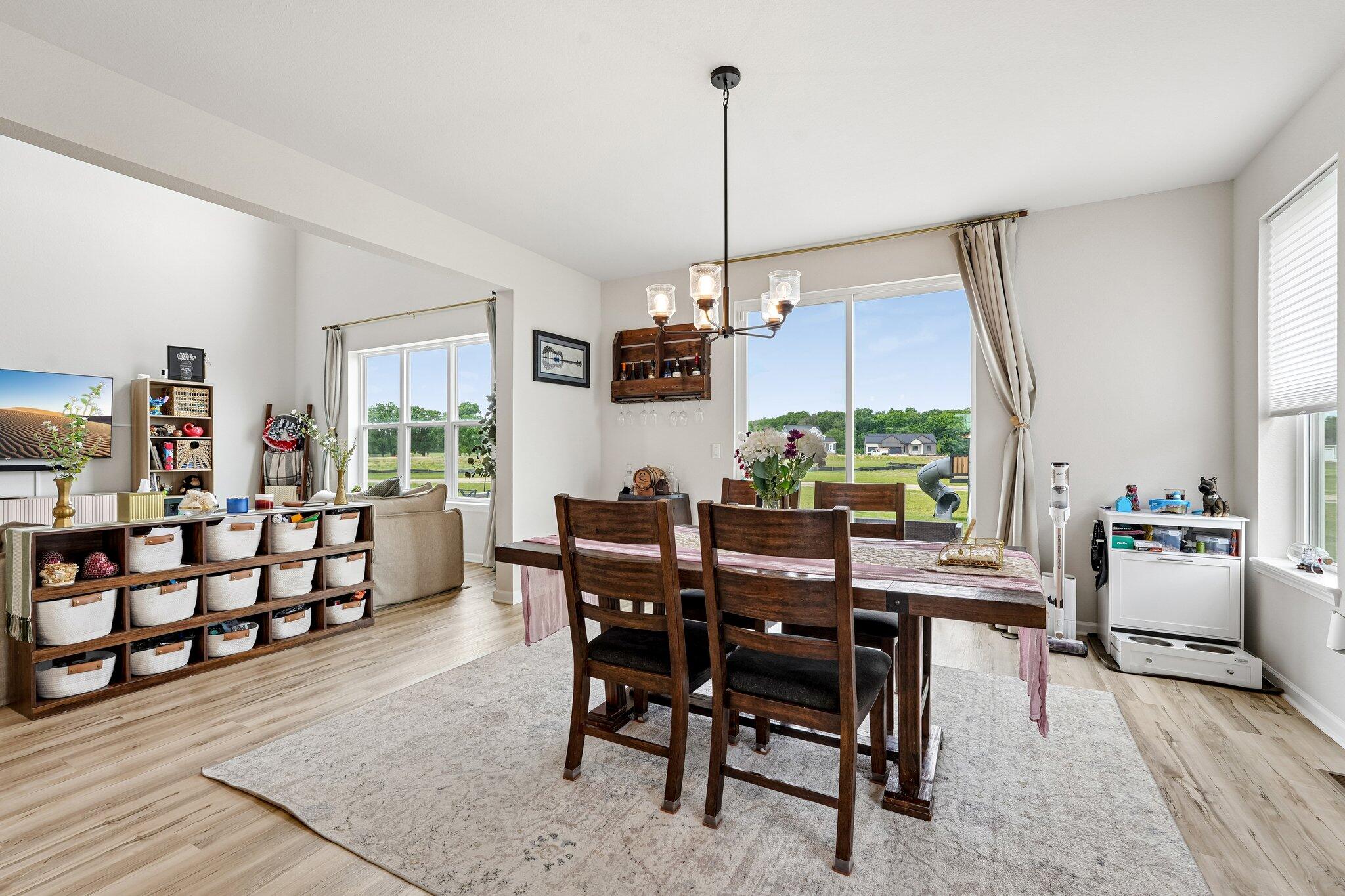 9249 South Overlook Way Franklin, WI 53132 - Photo 10 of 38 Dining Area