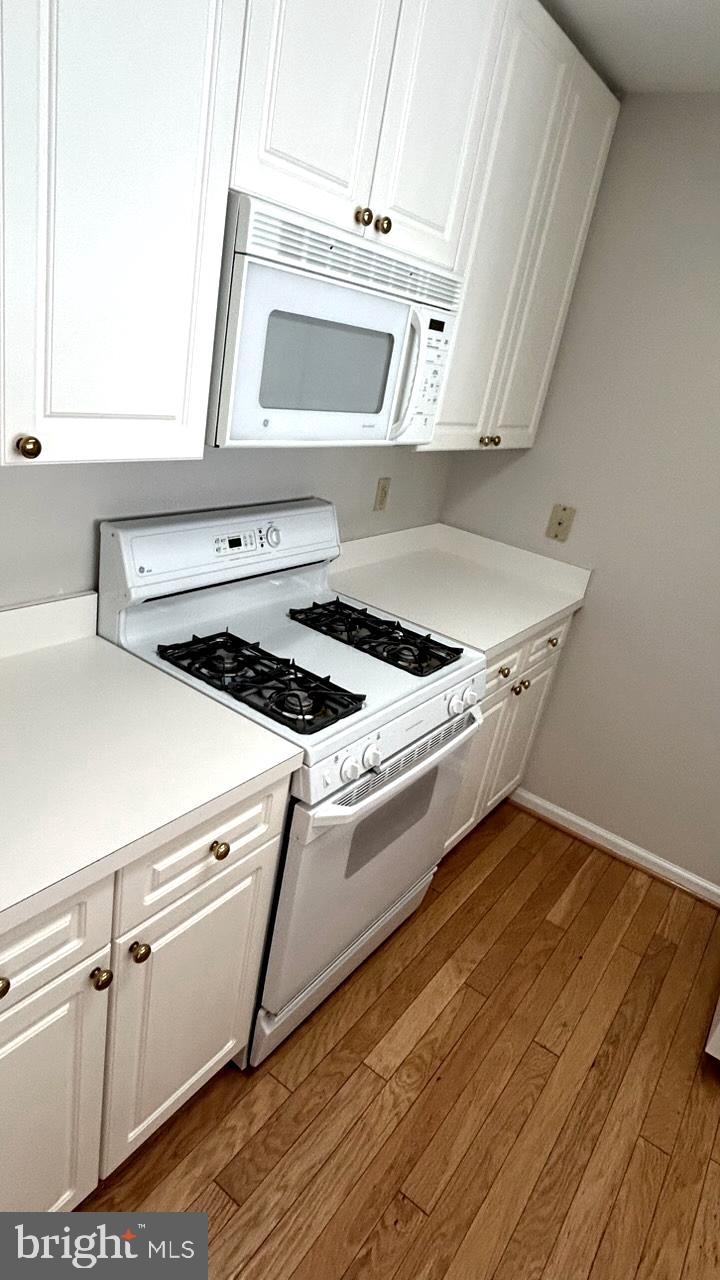5563 Seminary Road, Unit 202 Falls Church, VA 22041 - Photo 8 of 16 Kitchen