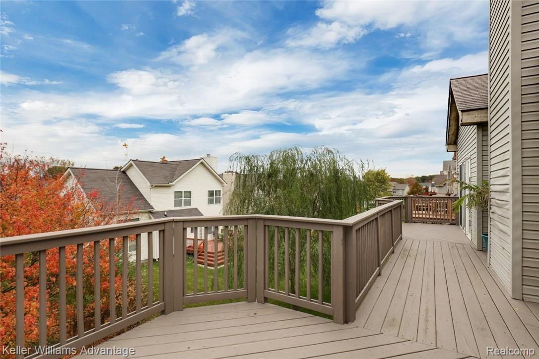 27 Eagle Ridge Road Lake Orion, MI 48360 - Photo 7 of 26 27 Eagle Ridge Rd Orion-large-008-24-Balcony-1500x1000-72dpi.jpg
