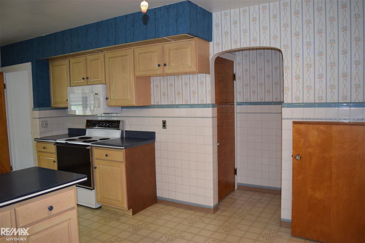42430 Utica Road Sterling Heights, MI 48314 - Photo 19 of 44 50075679-18.JPG