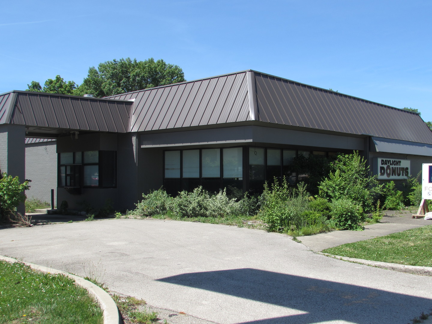 901 East Southline Road Tuscola, IL 61953 - Photo 4 of 15