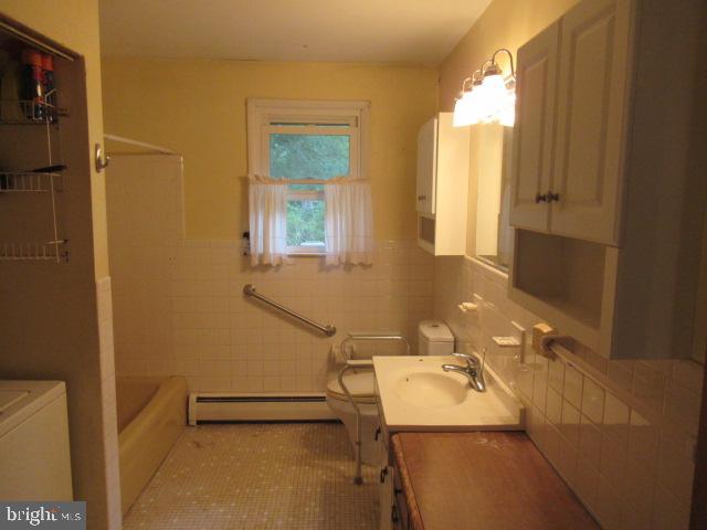 6817 Weymouth Road Mays Landing, NJ 08330 - Photo 11 of 16 Bathroom
