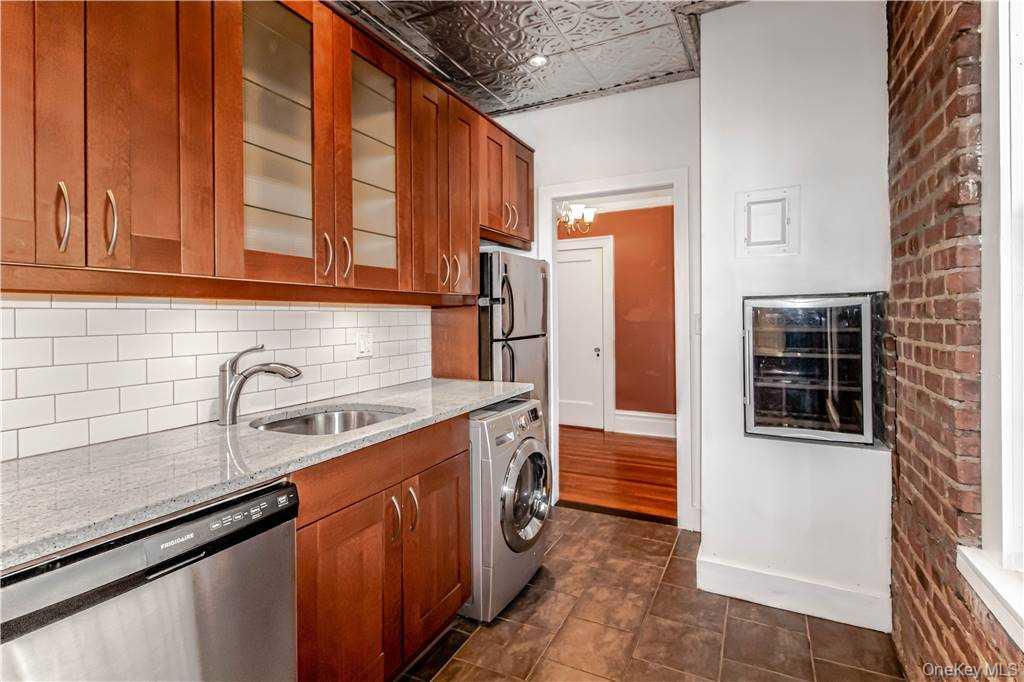 84-02 Beverly Road, Unit 2B Queens, NY 11415 - Photo 13 of 16 Gallery Image 13