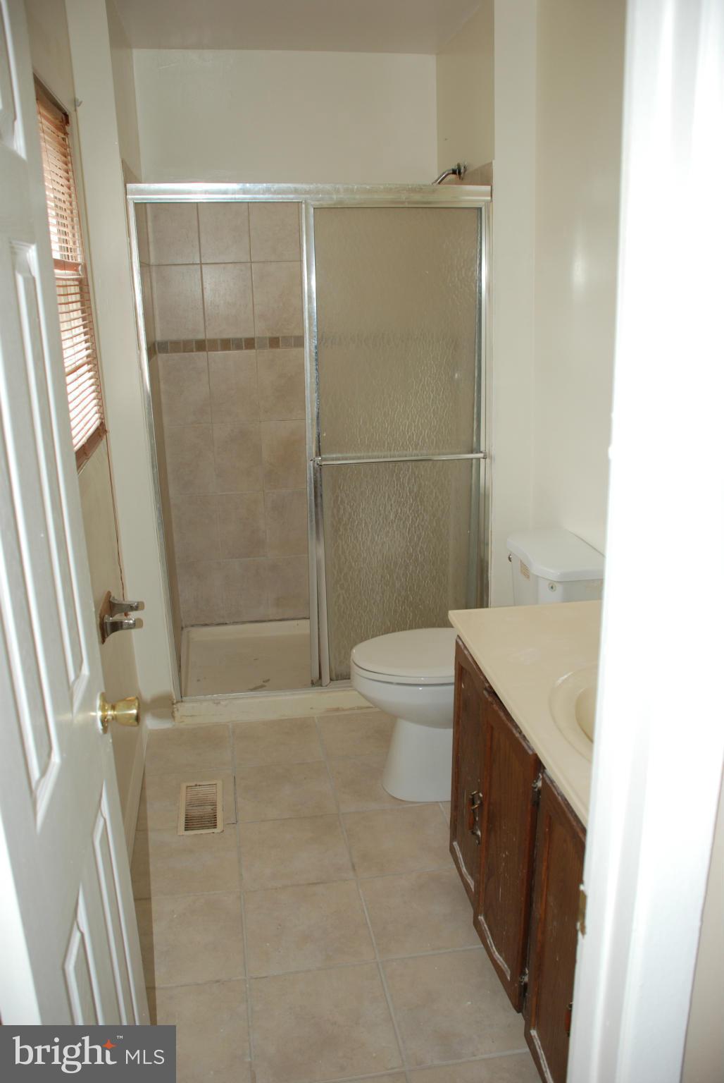 8719 Graystone Lane Laurel, MD 20708 - Photo 21 of 27 Bath