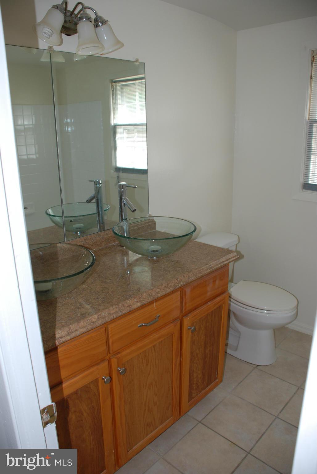 8719 Graystone Lane Laurel, MD 20708 - Photo 22 of 27 Bath