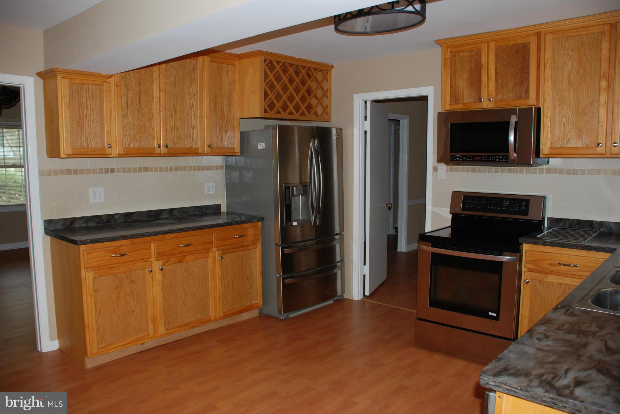 8719 Graystone Lane Laurel, MD 20708 - Photo 4 of 27 Kitchen