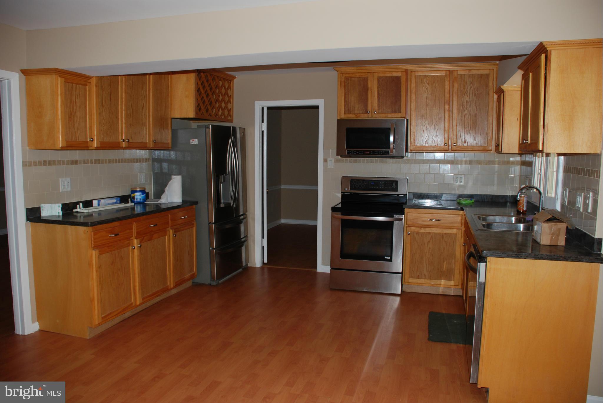 8719 Graystone Lane Laurel, MD 20708 - Photo 5 of 27 Kitchen