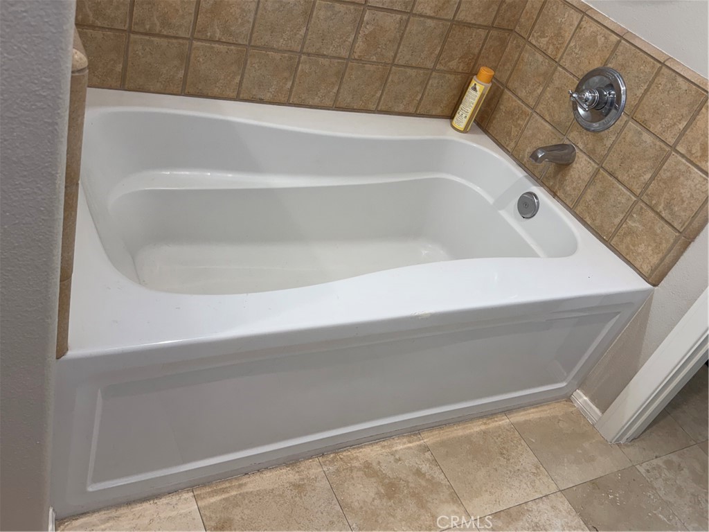 6 Snapdragon Street Ladera Ranch, CA 92694 - Photo 18 of 39 Master Bath