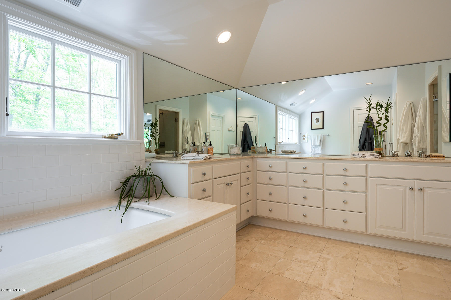 21 Cherry Valley Road Greenwich, CT 06831 - Photo 16 of 31 21 Cherry Valley Rd 35 - WEB