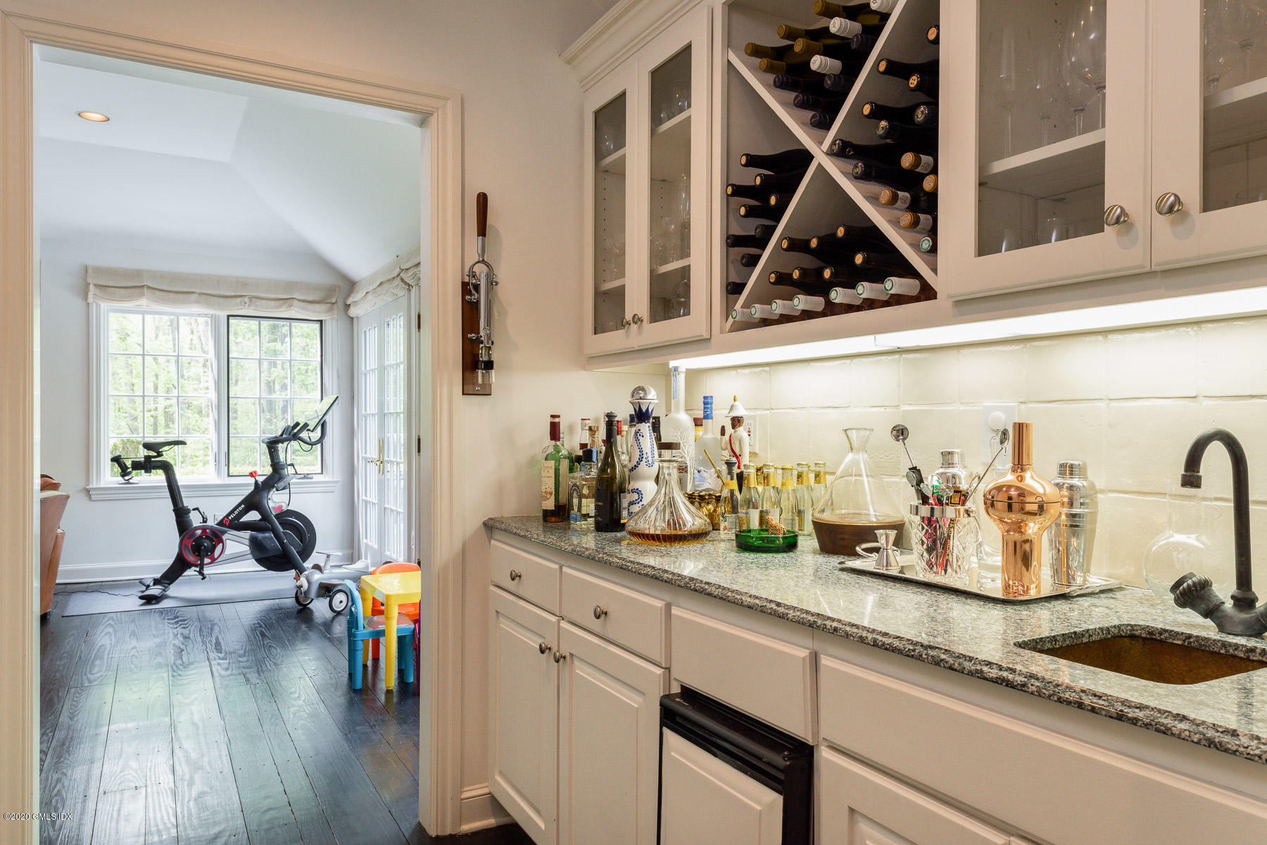 21 Cherry Valley Road Greenwich, CT 06831 - Photo 10 of 31 21 Cherry Valley Rd 29 - WEB
