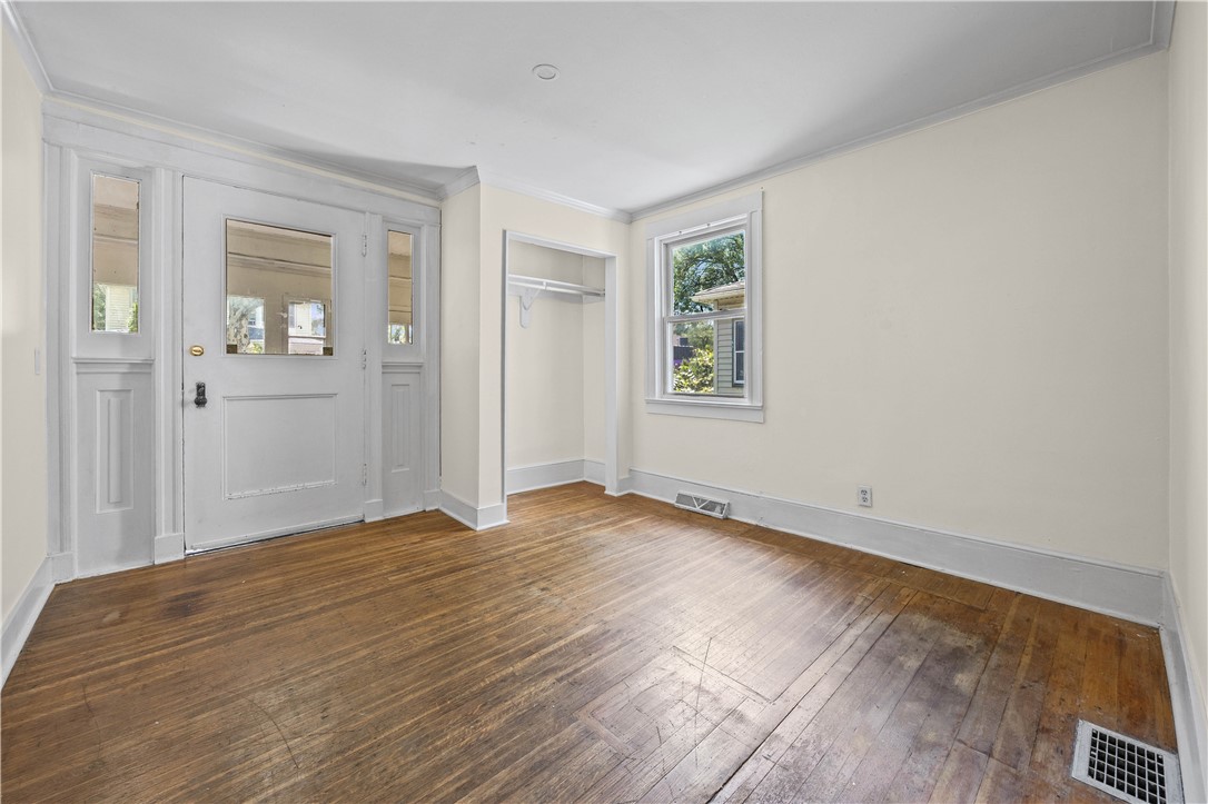 294 Clay Avenue Rochester, NY 14613 - Photo 11 of 26