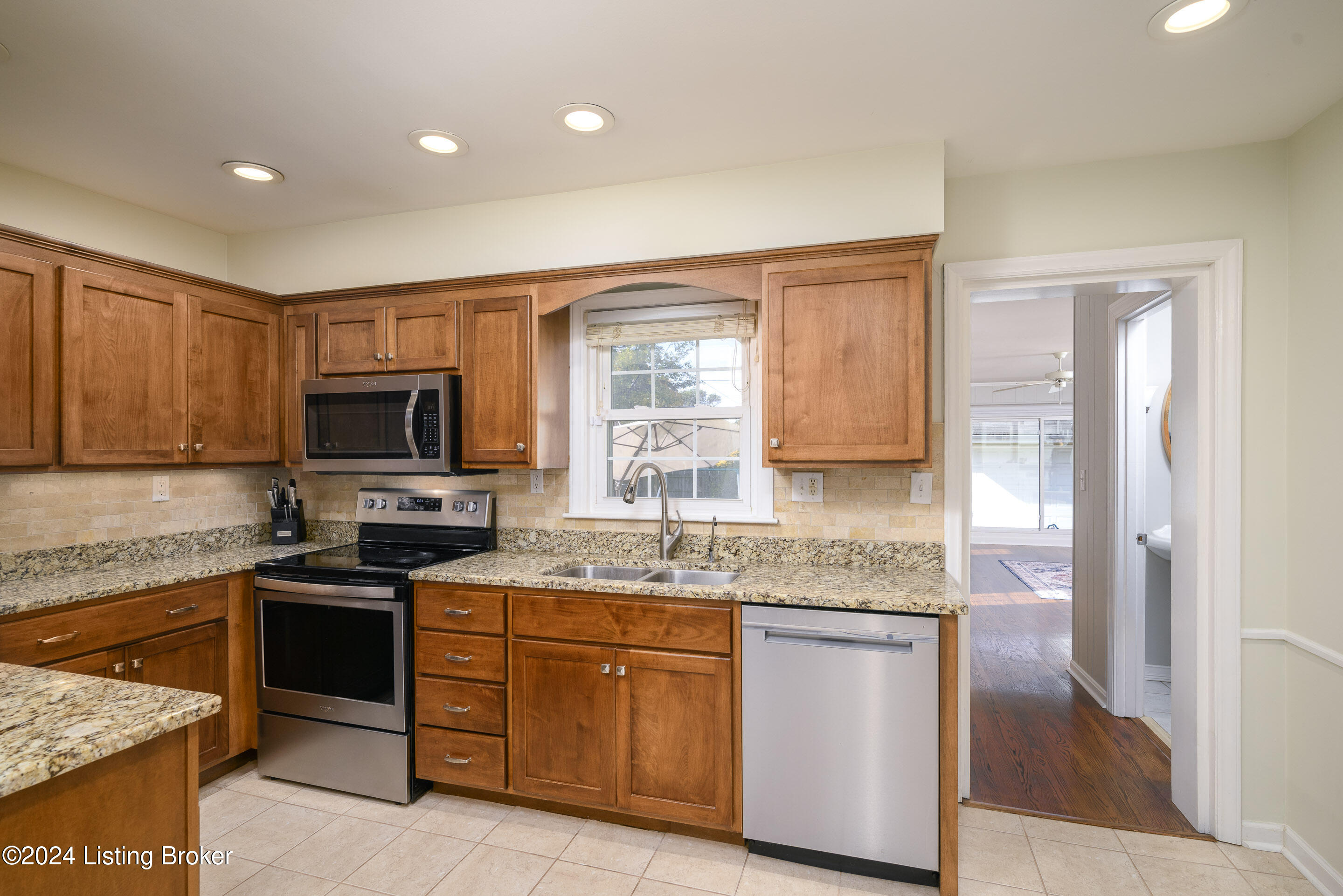 232 Sage Road Louisville, KY 40207 - Photo 15 of 38 DHI-115