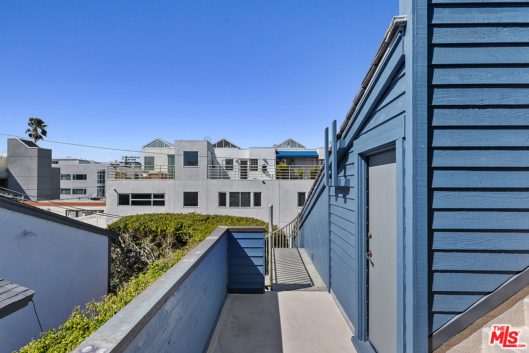21 Westwind Street Marina del Rey, CA 90292 - Photo 12 of 52 a view of balcony with furniture