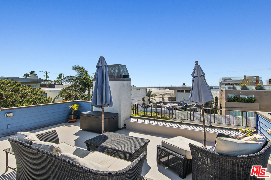 21 Westwind Street Marina del Rey, CA 90292 - Photo 14 of 52 a view of balcony and patio