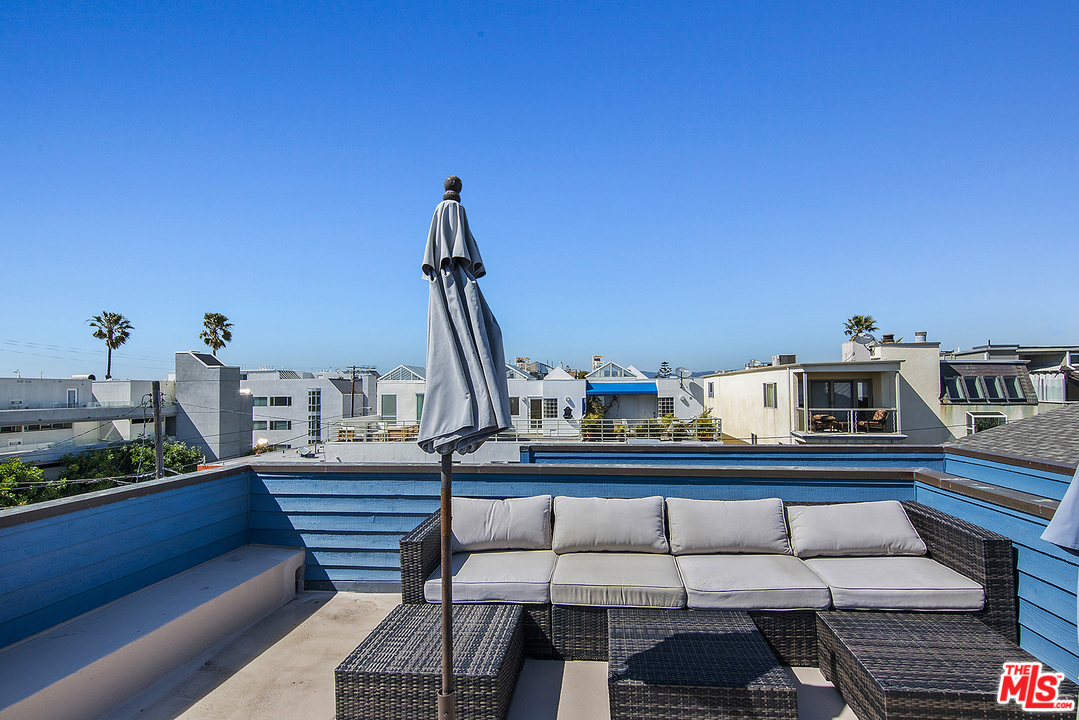 21 Westwind Street Marina del Rey, CA 90292 - Photo 17 of 52 a view of a terrace with furniture