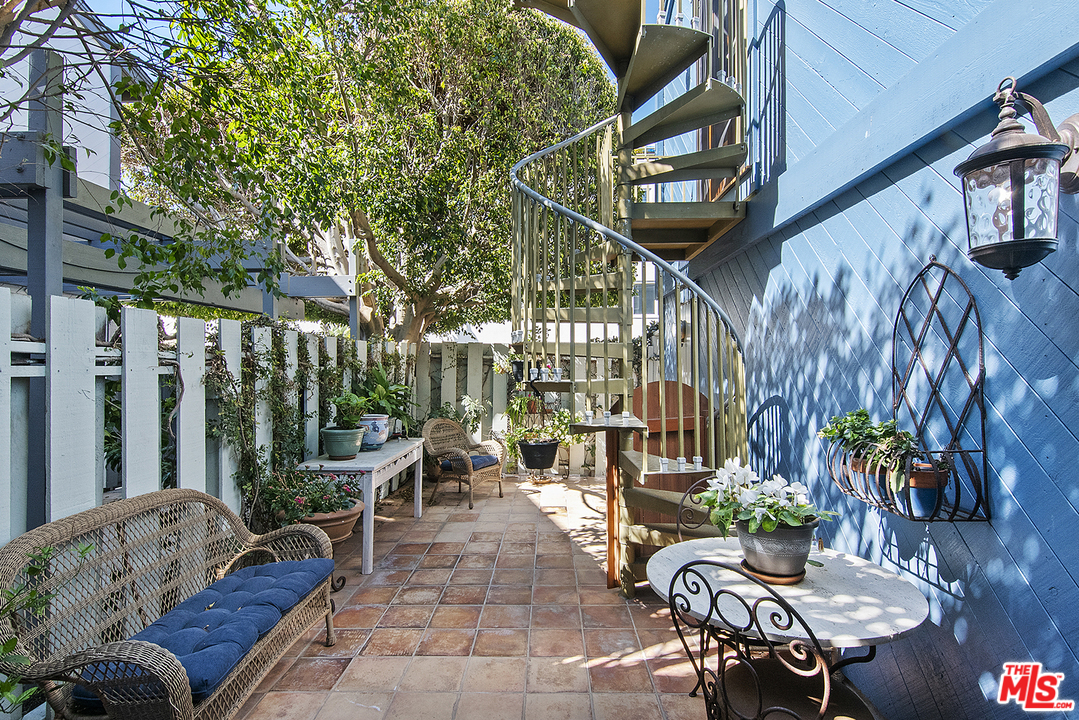 21 Westwind Street Marina del Rey, CA 90292 - Photo 21 of 52 a view of outdoor seating