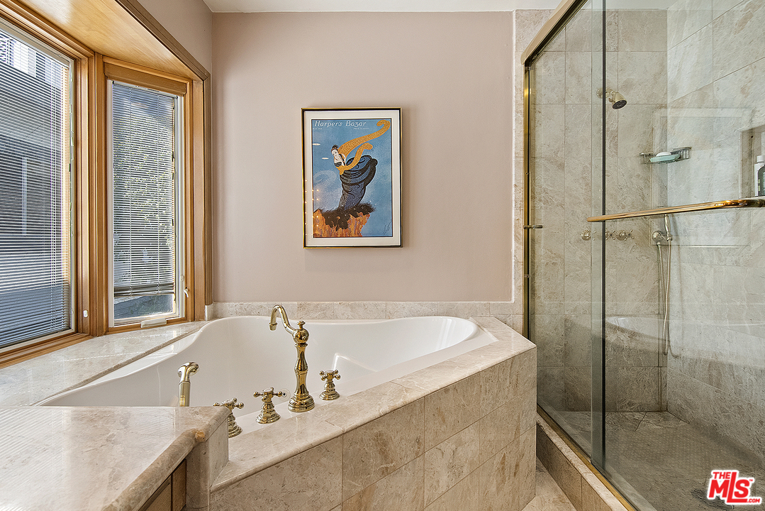 21 Westwind Street Marina del Rey, CA 90292 - Photo 45 of 52 a bath tub sitting next to a bathroom