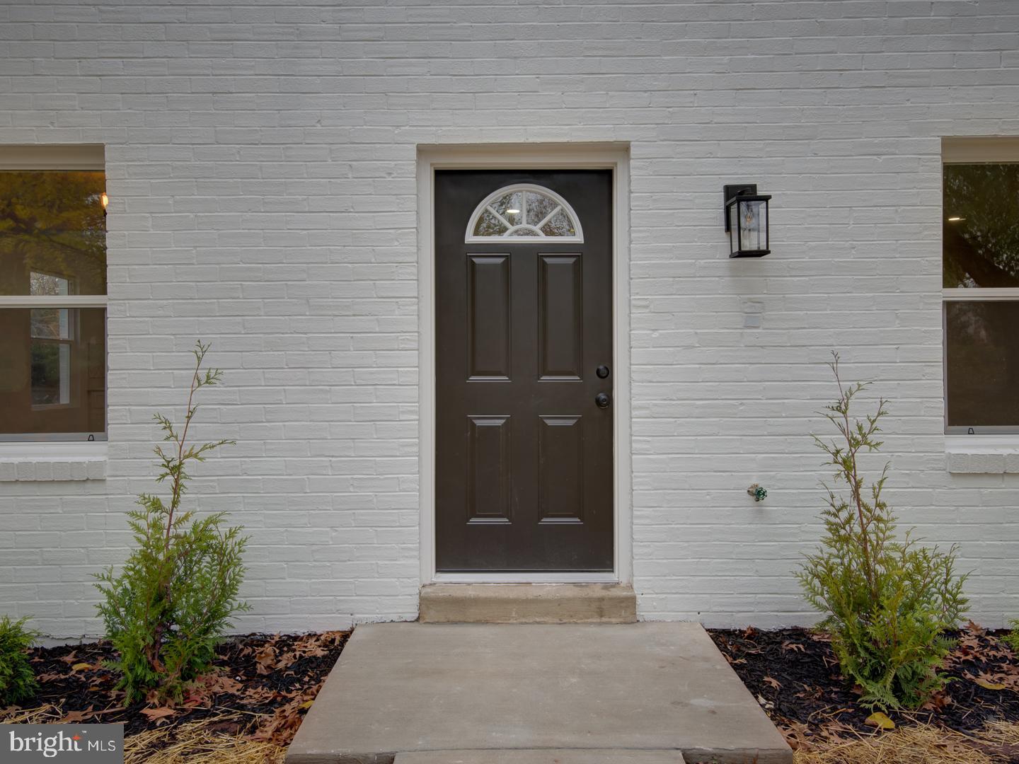 9919 Hampton Road Manassas, VA 20110 - Photo 4 of 47