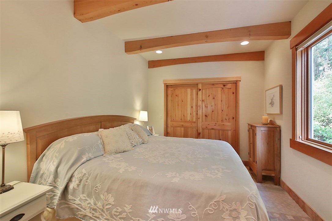 629 East Bush Point Road Freeland, WA 98249 - Photo 11 of 24 Gallery Image 11