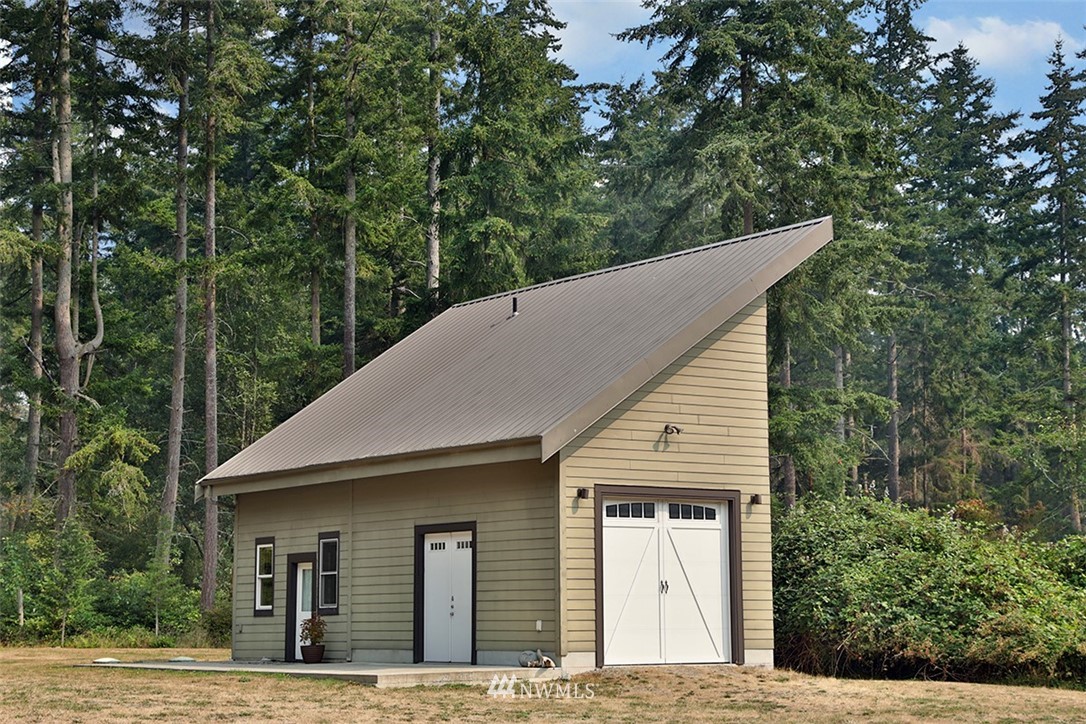 629 East Bush Point Road Freeland, WA 98249 - Photo 14 of 24 Gallery Image 14