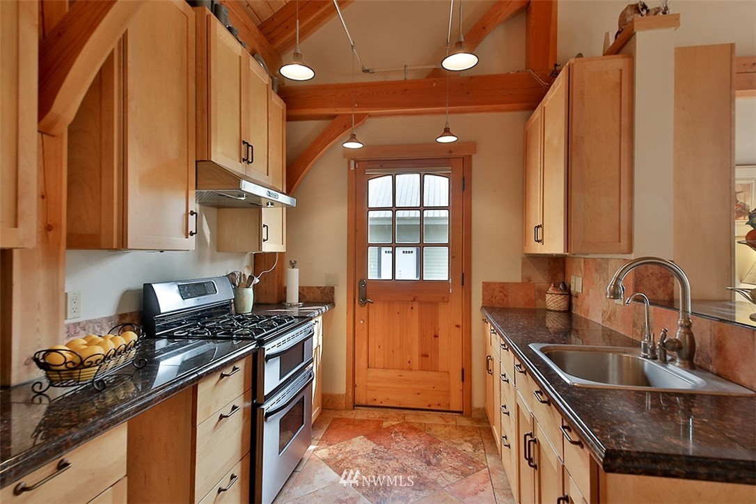 629 East Bush Point Road Freeland, WA 98249 - Photo 7 of 24 Gallery Image 7